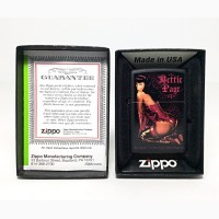Зажигалка Zippo 218 Bettie Page Vinyl Lace