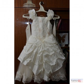 Продам бальное платье для девочки на выпускной в рост 115-125 см, объем 60-64 см, шнуровка