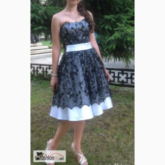 Продается вечернее платье на выпускной в Барнауле