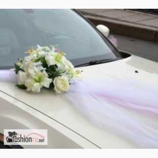 Свадебное украшение на машину в Санкт-Петербурге